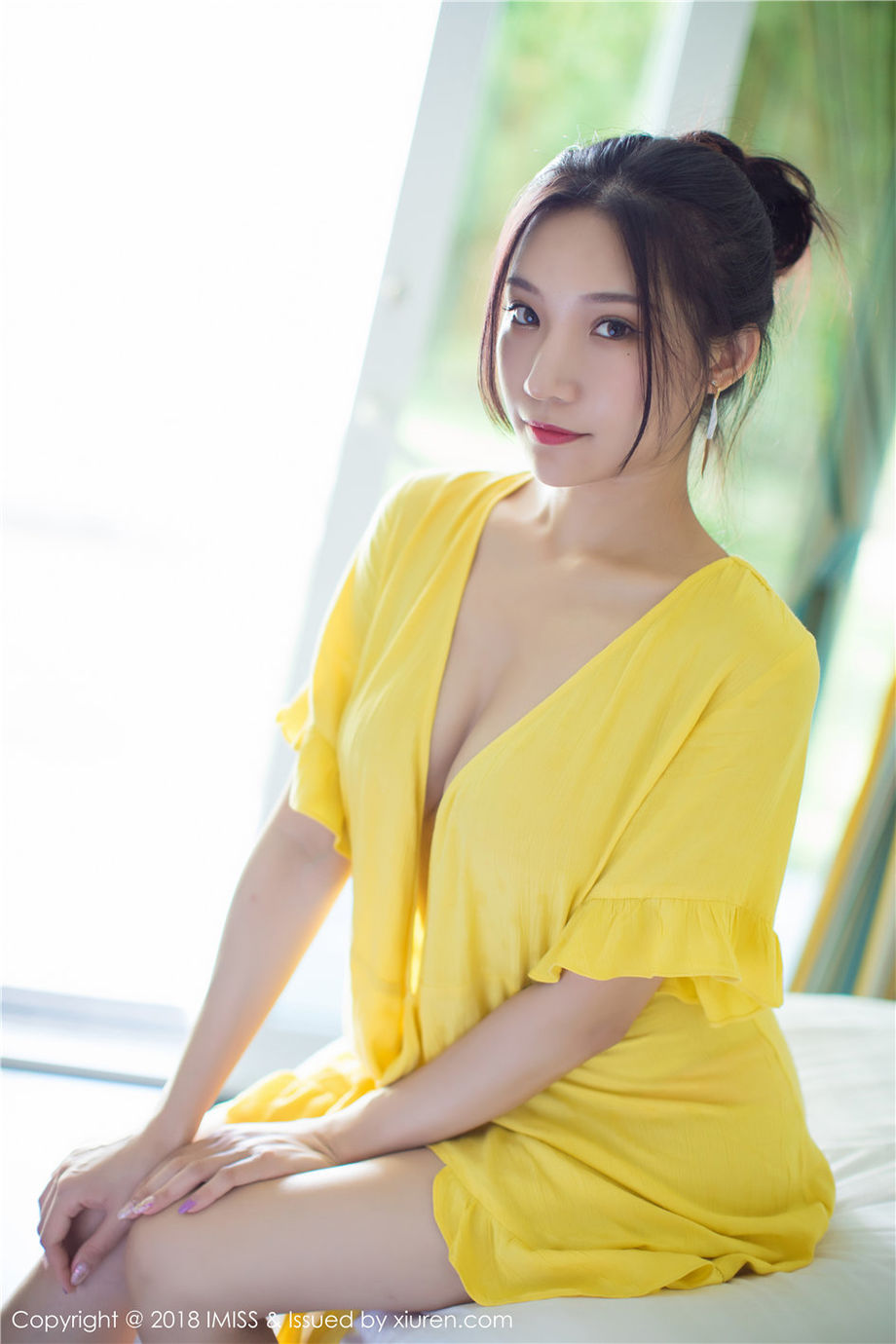 嫩白美腿小姐姐小狐狸Sica迷人美乳火辣私房写真图片