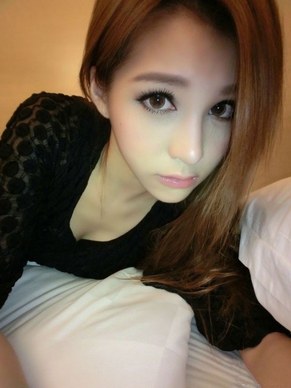 漂亮清纯长发美女精致五官性感诱人自拍图片大全