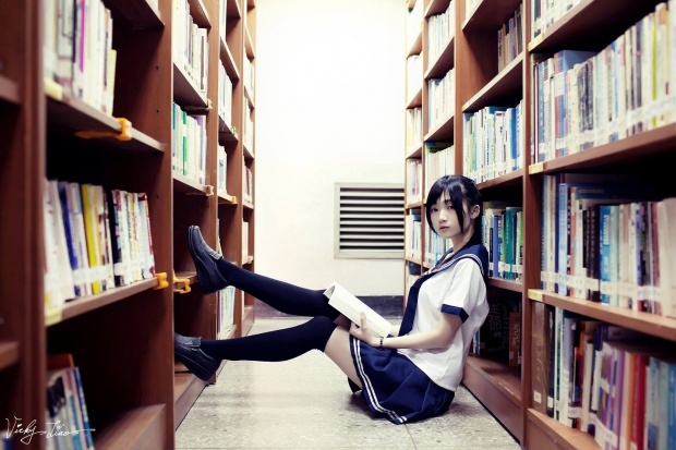 台湾00后清纯学生妹崔甜天校园迷人照