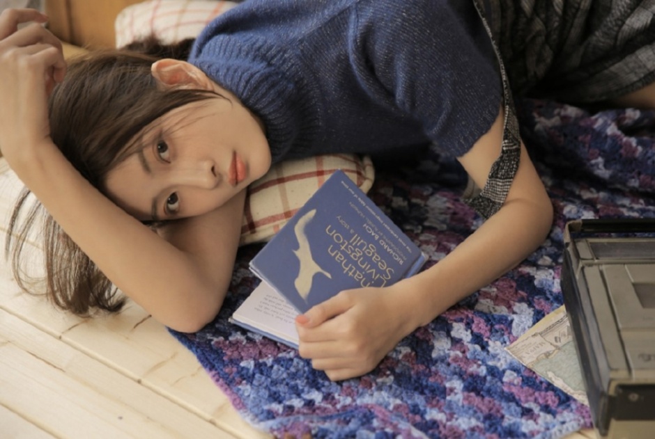 高颜值美女白皙光滑肌肤私房唯美写真图片