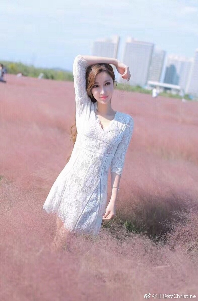 网红美女王怡婷千姿百媚养眼生活写真照