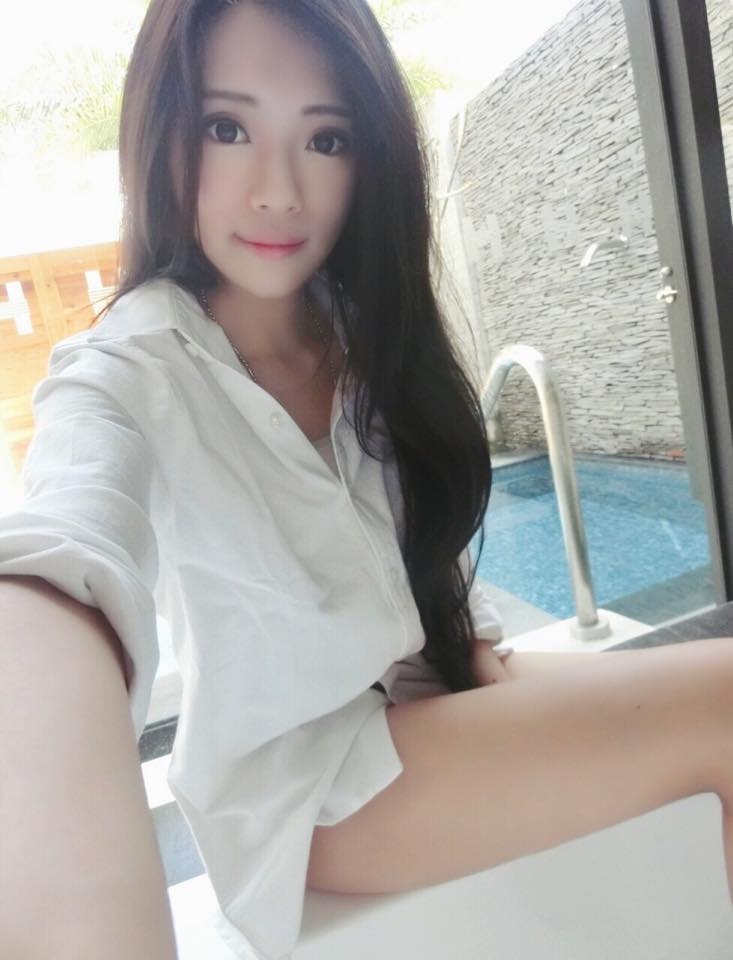 台湾大眼美女模特承容姣好面容街拍图片