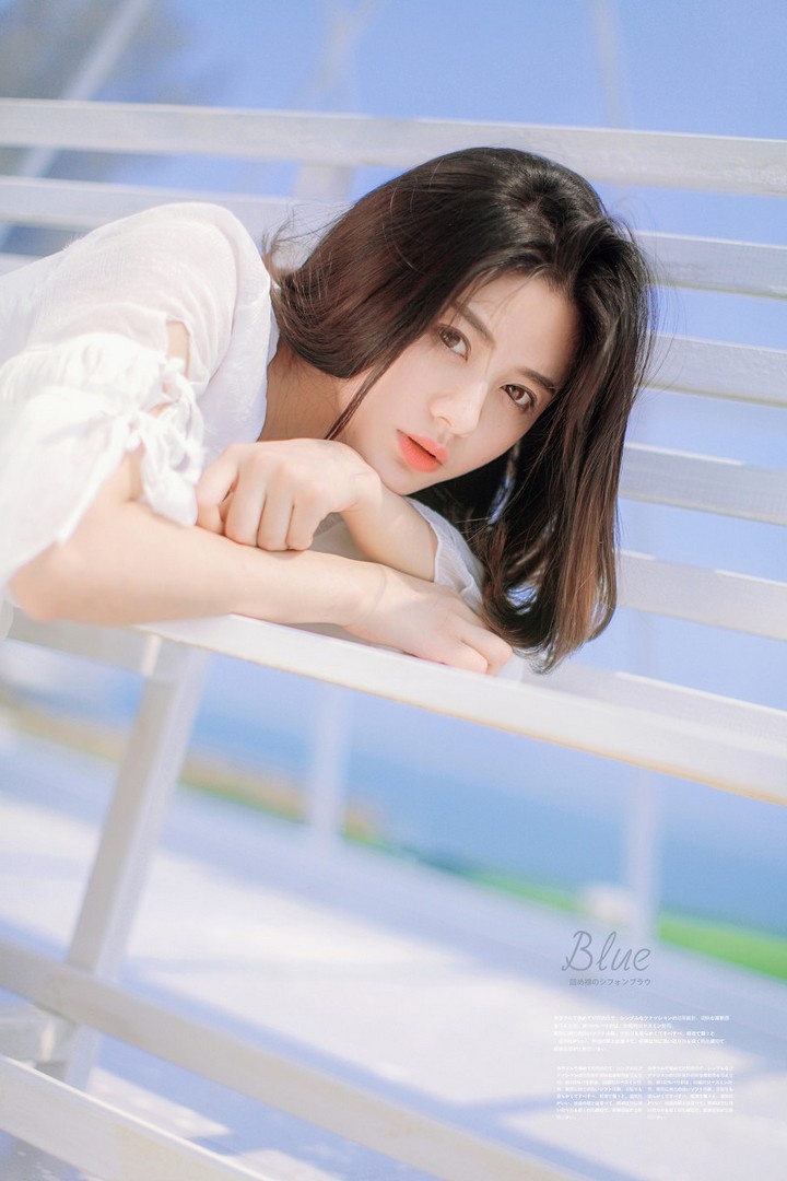 仙气飘飘白裙美女清纯脱俗养眼写真图片