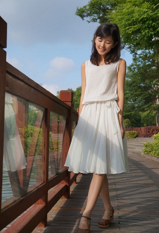 超人气清纯美女钟恩淇户外摄影图片