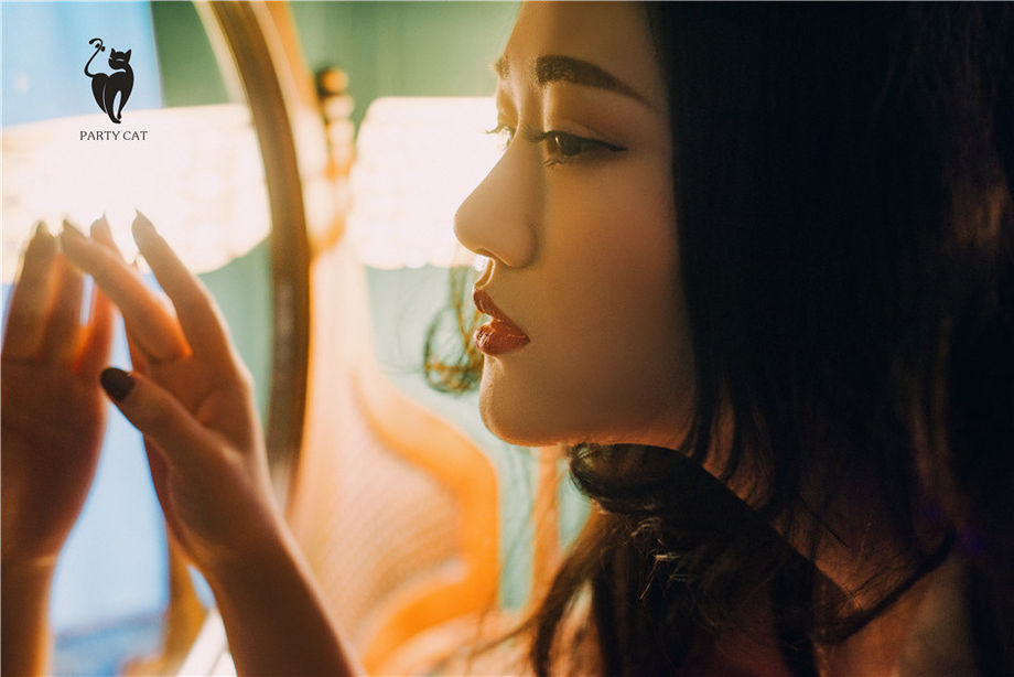 PartyCat轰趴猫 风骚翘臀丁字裤美女少妇魅惑写真图片