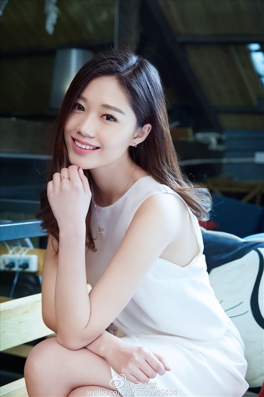 90后小清新美女王太琼微博私拍美图