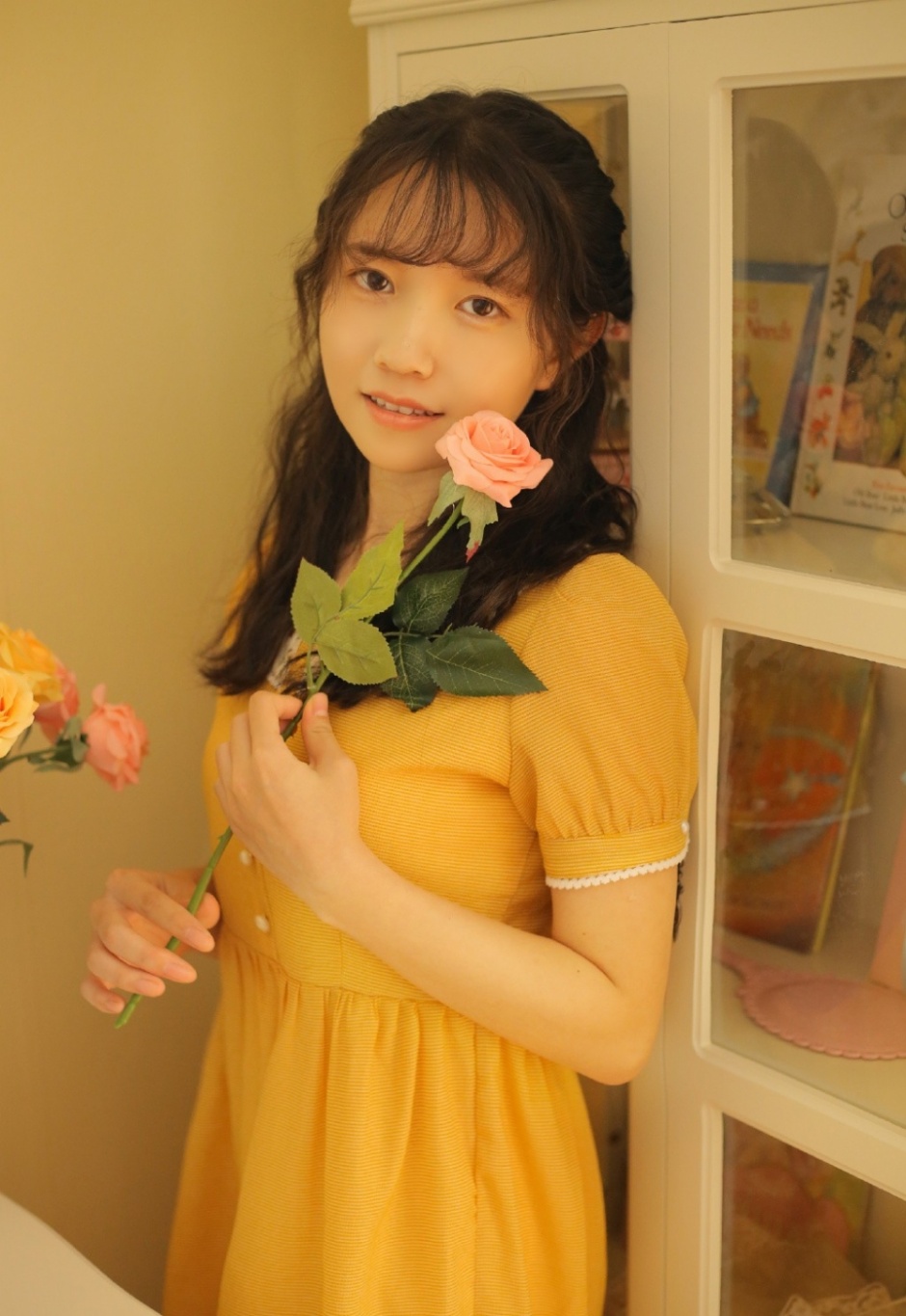 清新国模少女惬意午后治愈系个人艺术写真图片