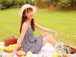 户外野餐的清纯少女小清新写真图片