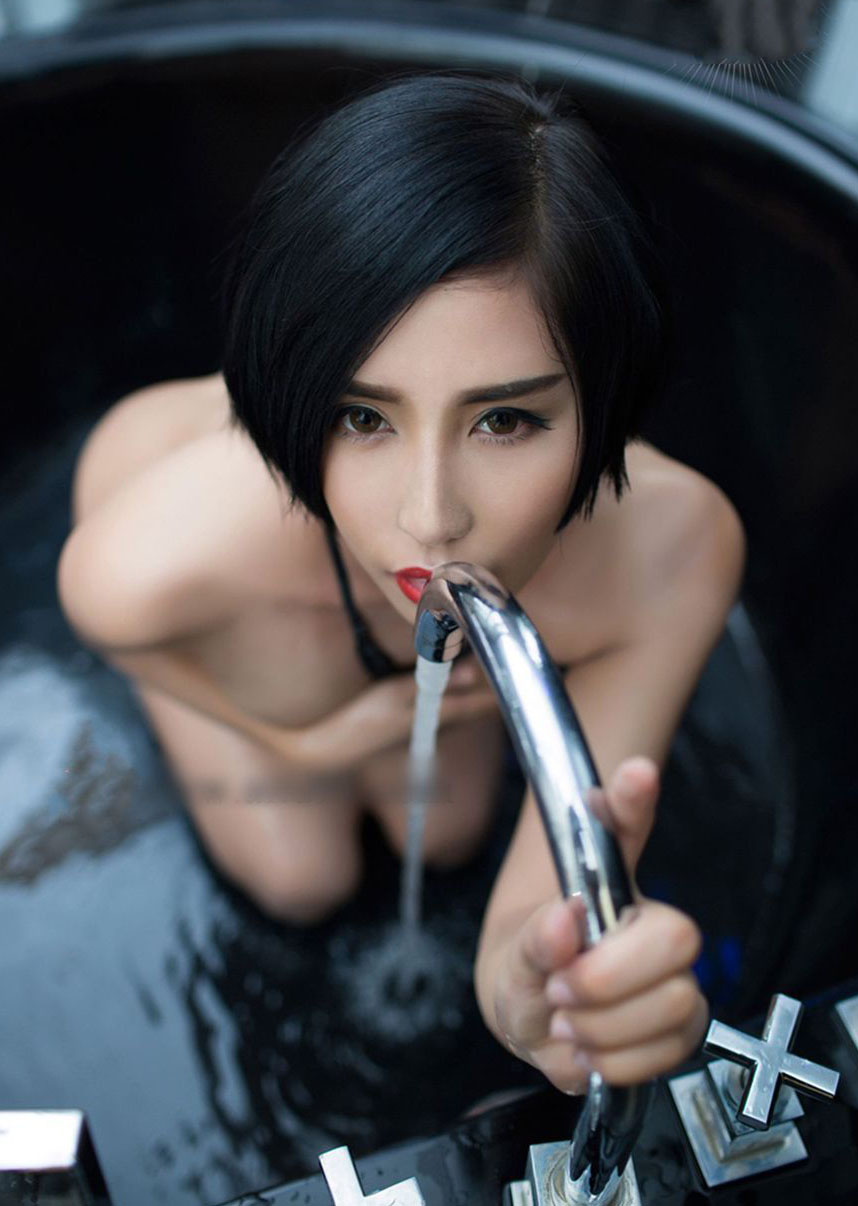 大胆的女人局部艺术