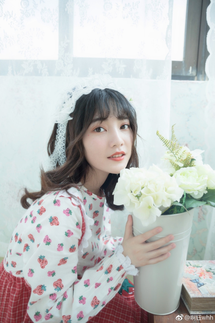 日系软萌美女复古小洋装邻家气质图片