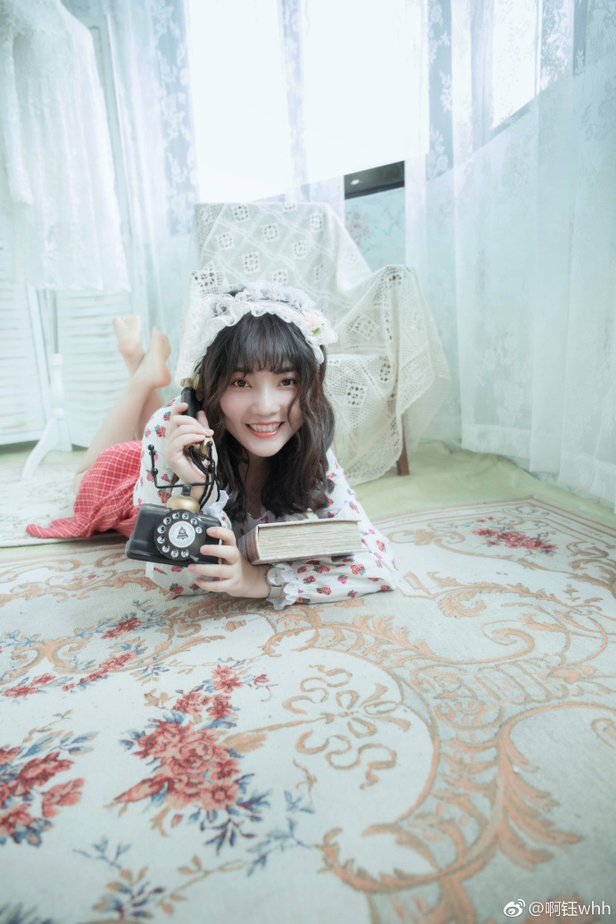 日系软萌美女复古小洋装邻家气质图片