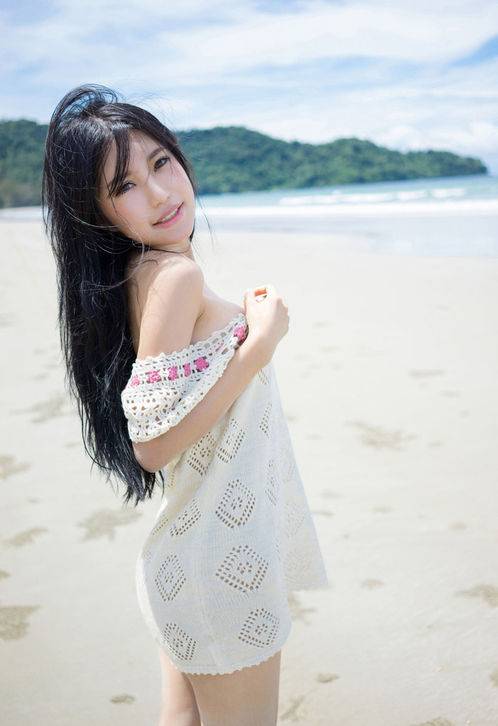 沙滩美女比基尼