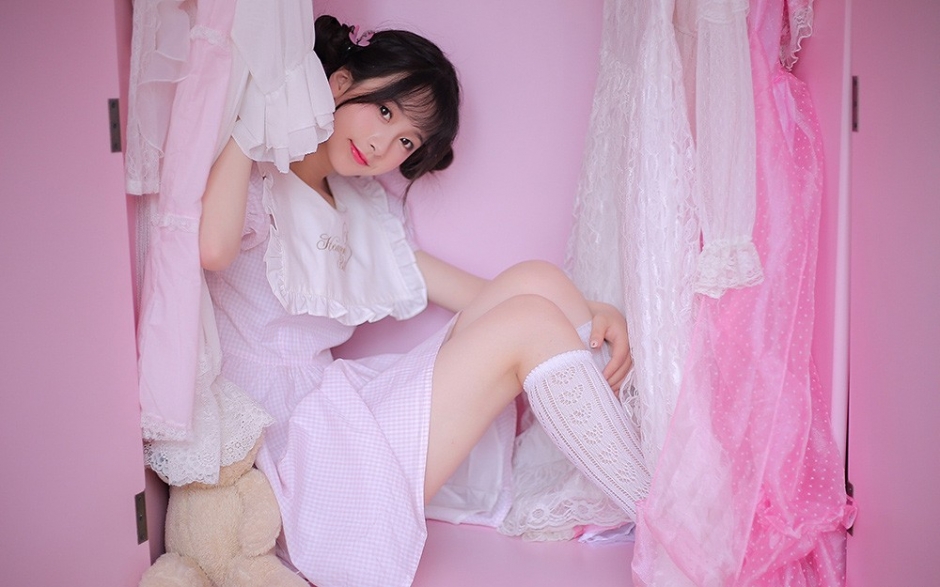 丰满爆乳美女模特小清新诱惑性感美女图片