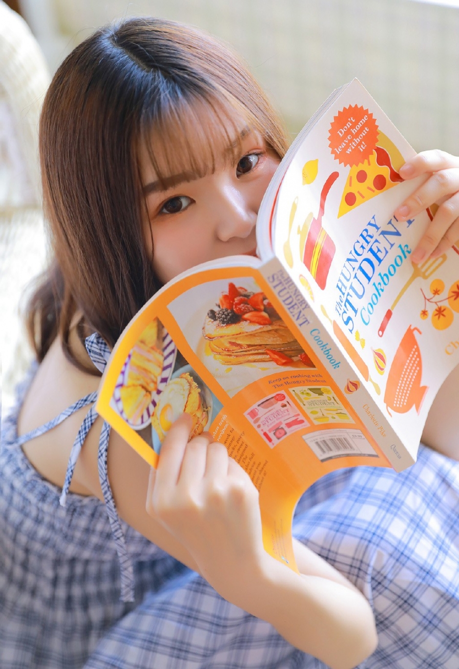 空气刘海邻家小妹妹格纹绑带裙乌黑大眼樱桃小嘴图片