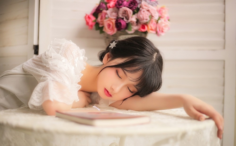 丰满爆乳美女模特小清新诱惑性感美女图片