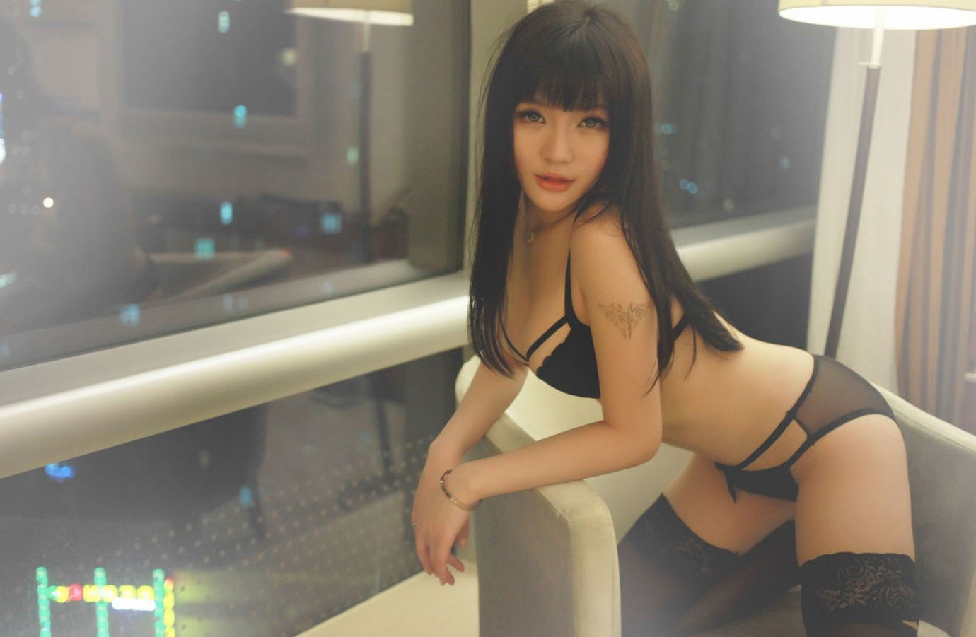 90后美女图片都不穿