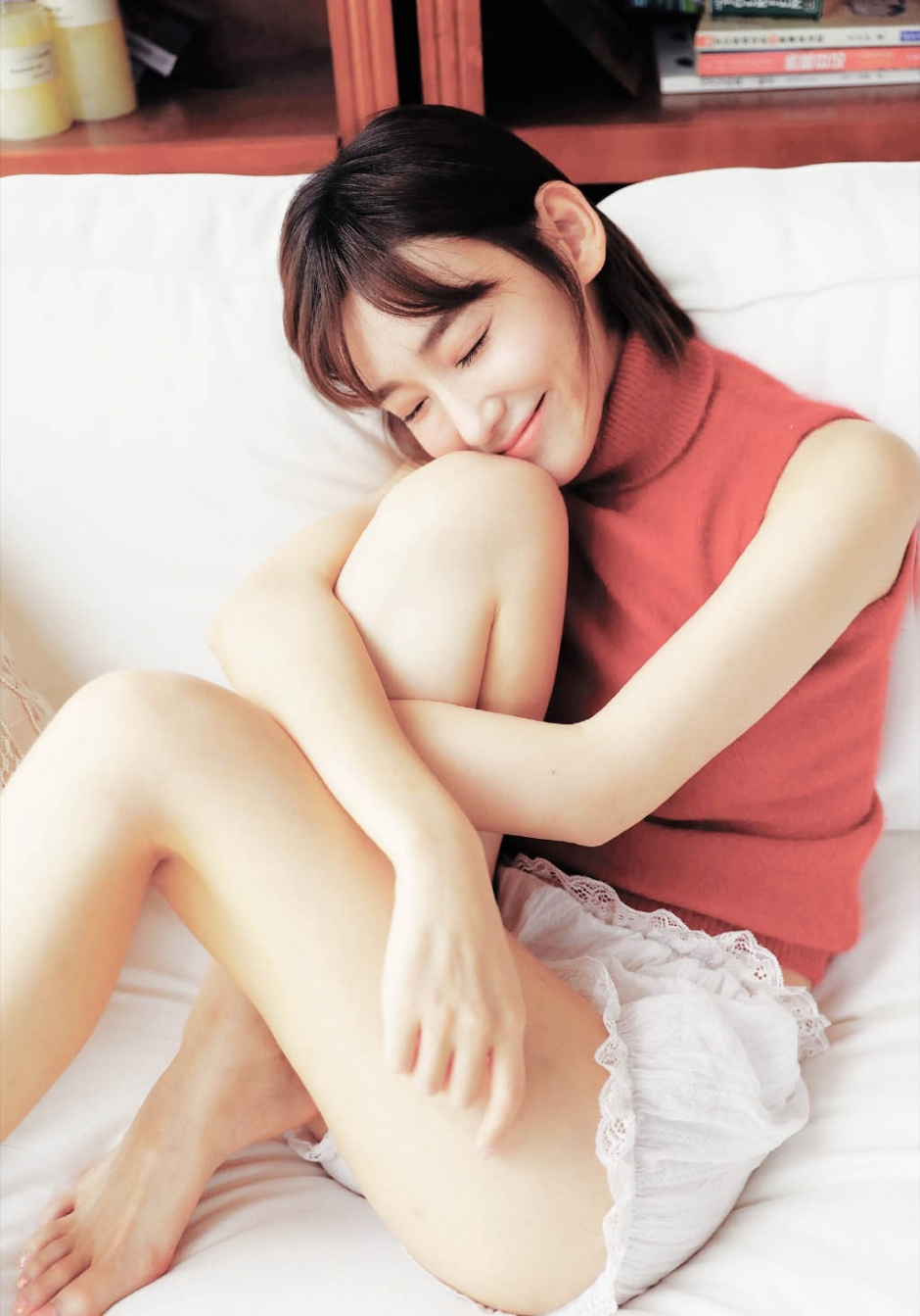 素颜美女精致小v脸修长美腿性感图片