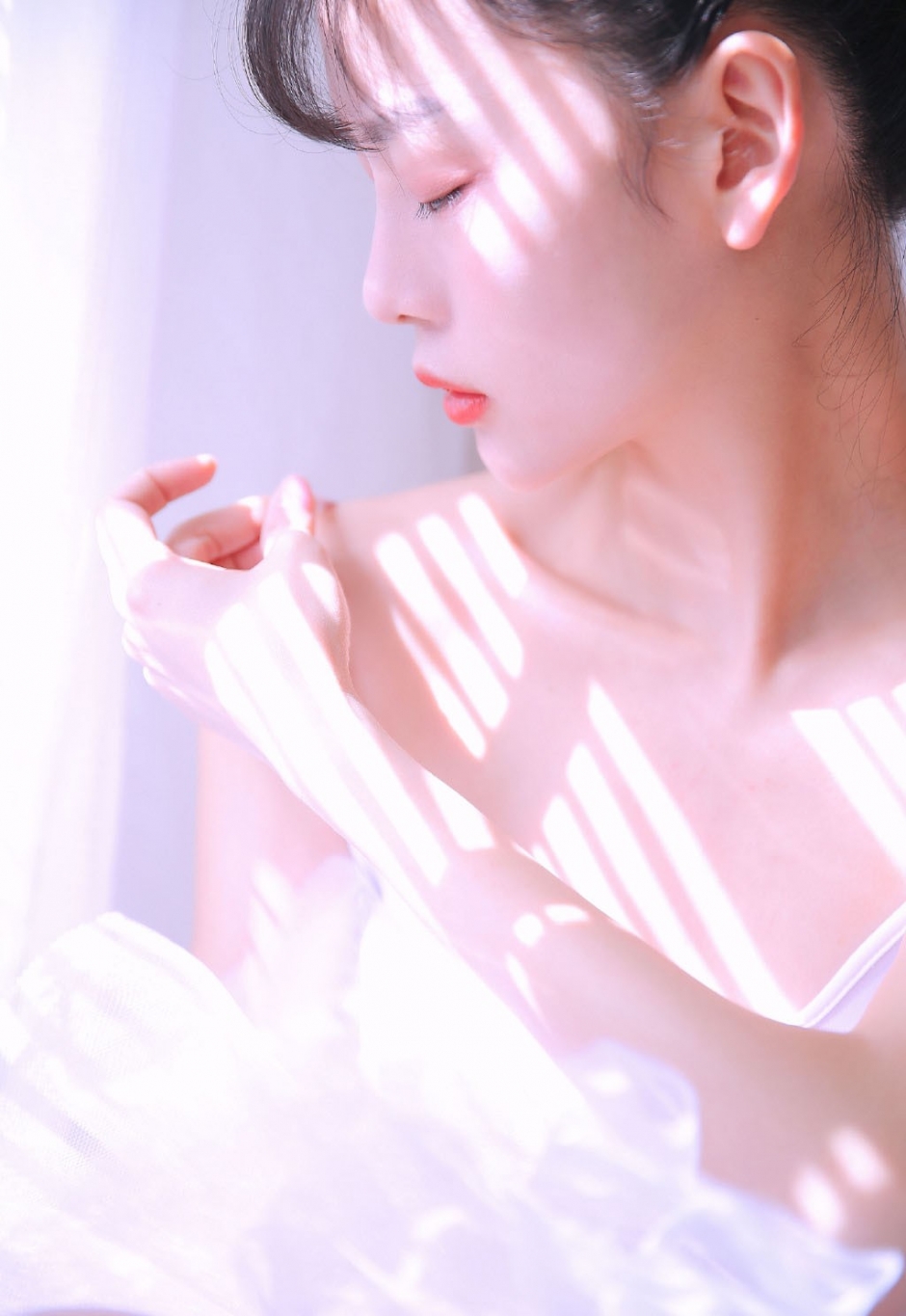 芭蕾舞美少女光滑美背细长筷子腿图片