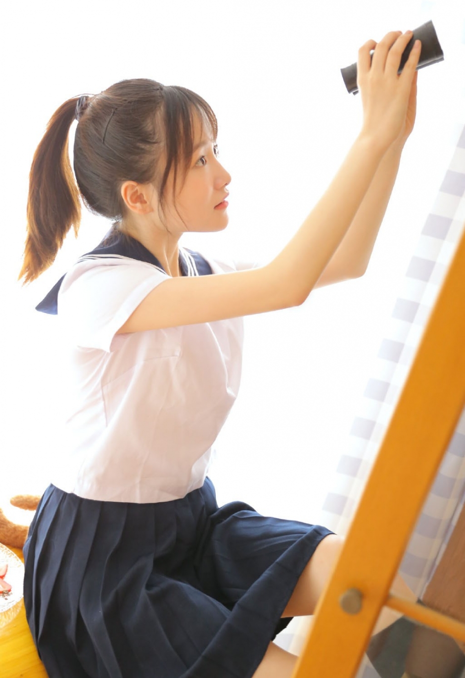 马尾辫美女校花黑袜美腿制服诱惑图片