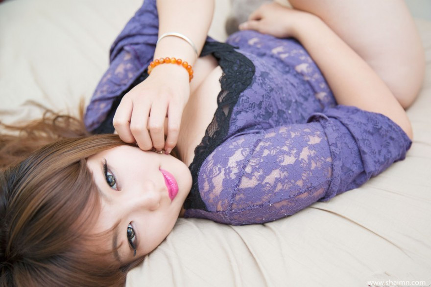 长腿美女内衣内裤诱惑美图：台湾腿模全套