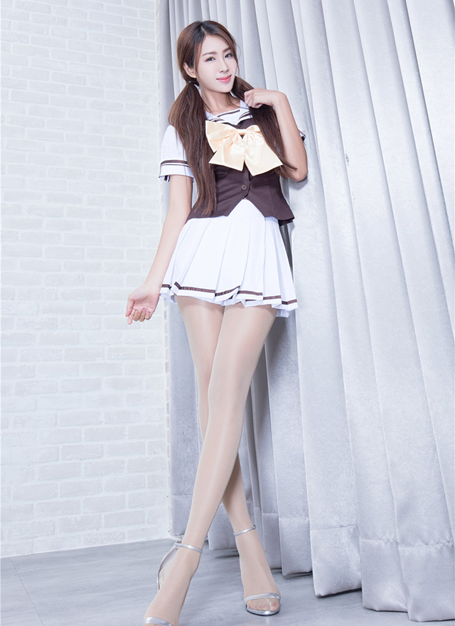 中国农业大学校花贡铭学生装写真 高校美女性感长腿图片