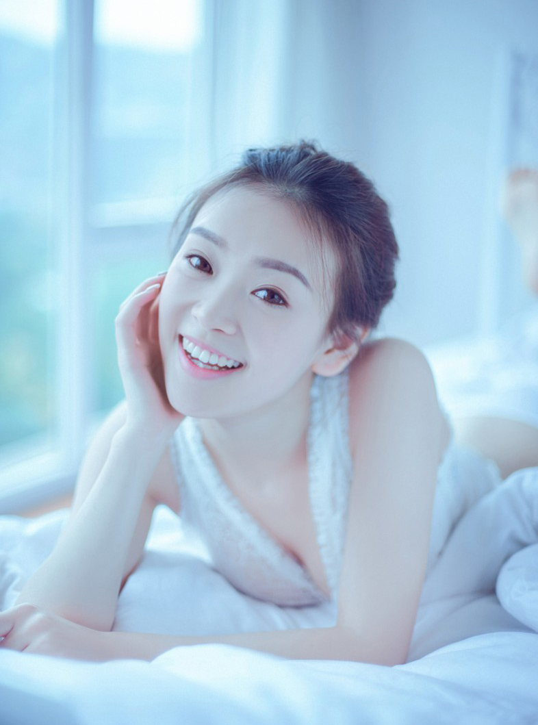 大学校园清纯美女