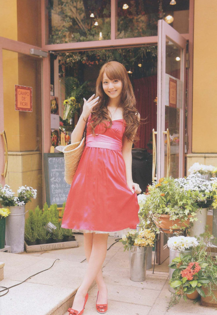 日本美女夜生活的图片集锦