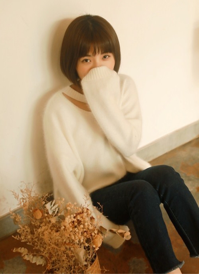 阳光下美女粉嘟嘟脸蛋可爱学生头图片