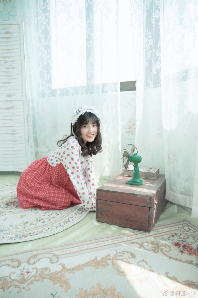 日系软萌美女复古小洋装邻家气质图片